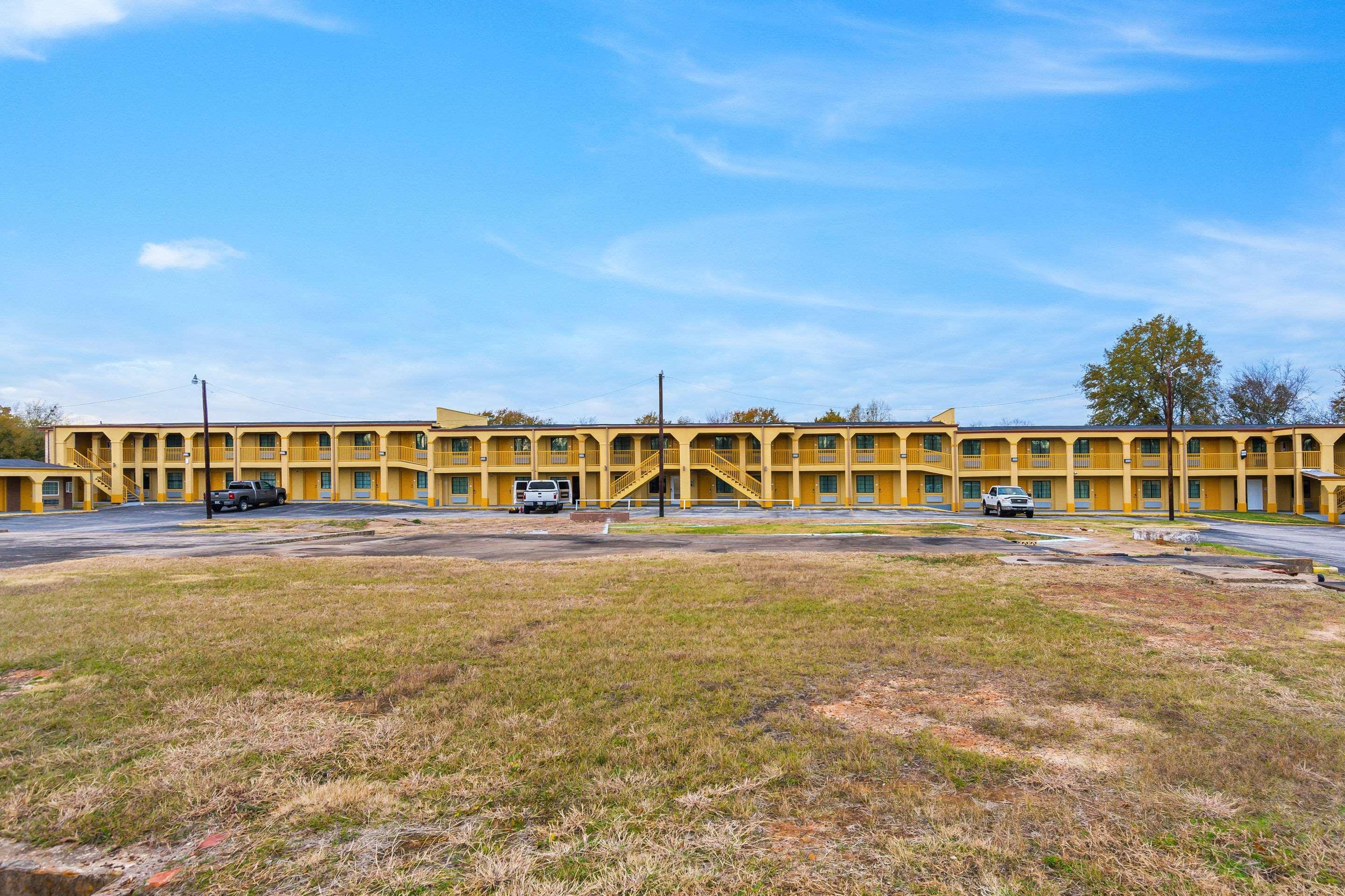 Super 8 By Wyndham Palestine Tx Hotel Ngoại thất bức ảnh