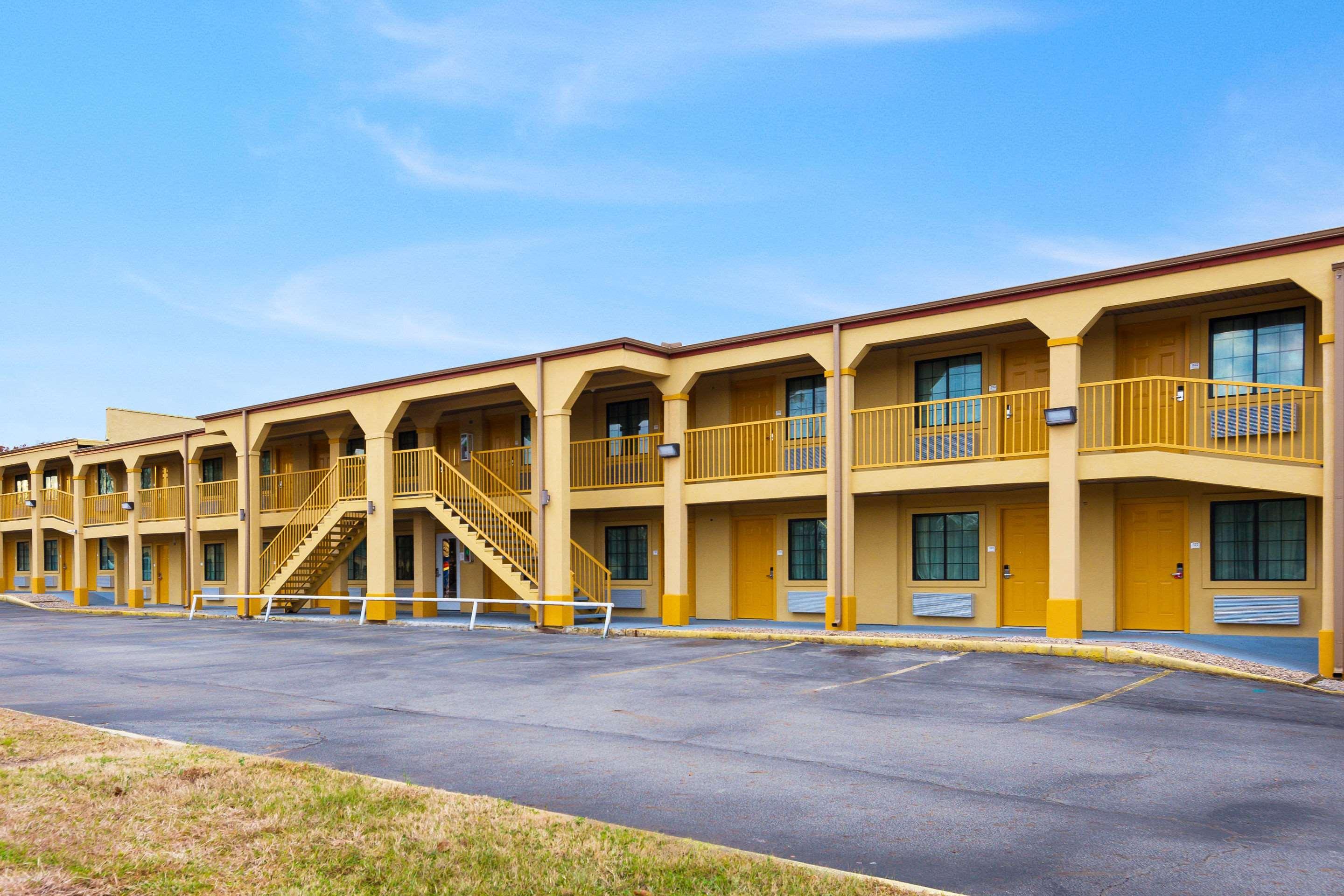Super 8 By Wyndham Palestine Tx Hotel Ngoại thất bức ảnh