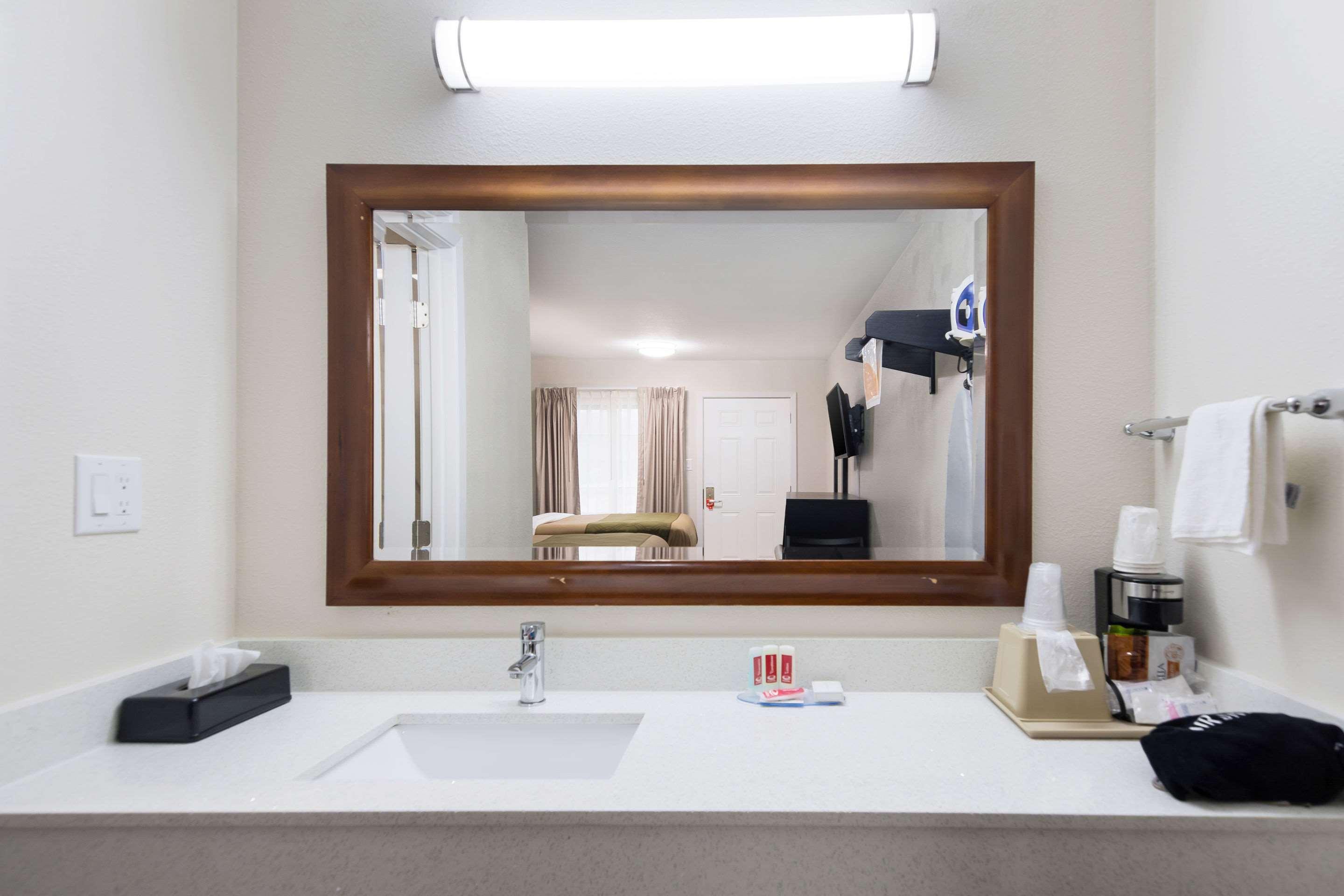 Super 8 By Wyndham Palestine Tx Hotel Ngoại thất bức ảnh